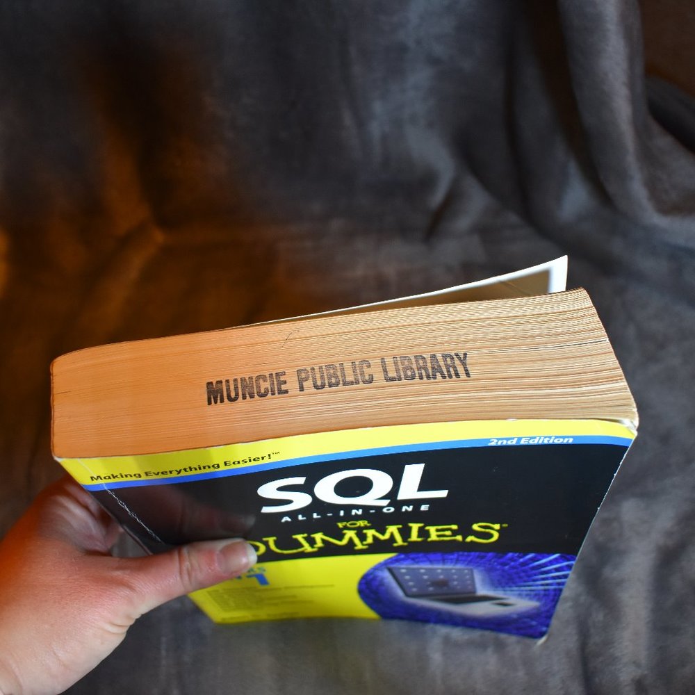 Used SQL All-in-One For Dummies Book - Picture 8 of 11